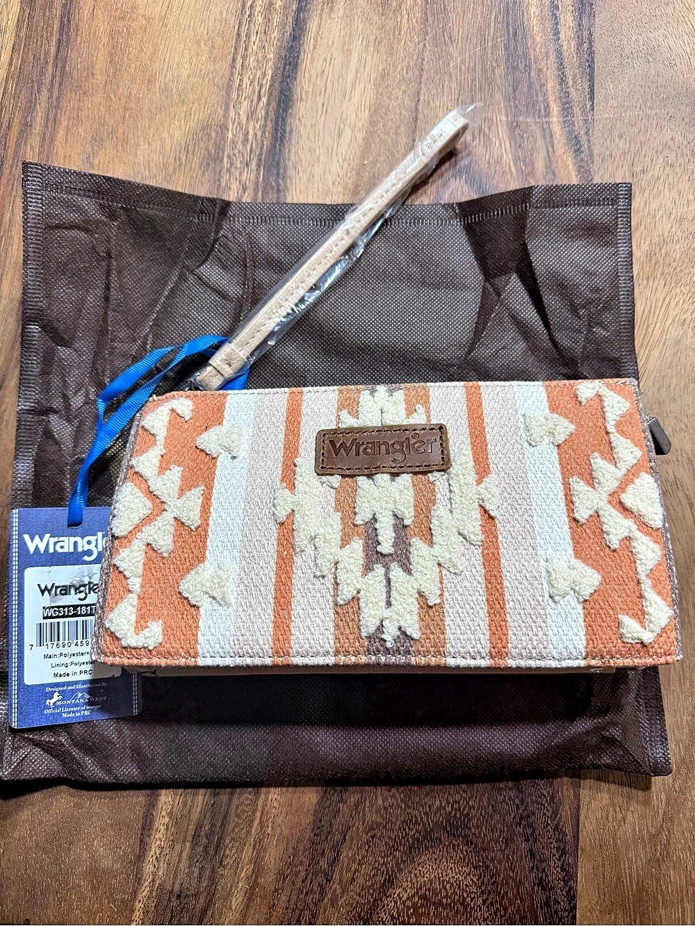 Wrangler Sherpa Aztec Canvas Clutch Wallet Geometric Crossbody Bag in Orange &